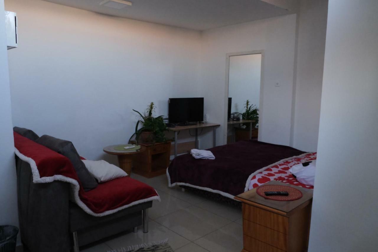 White House * Eilat